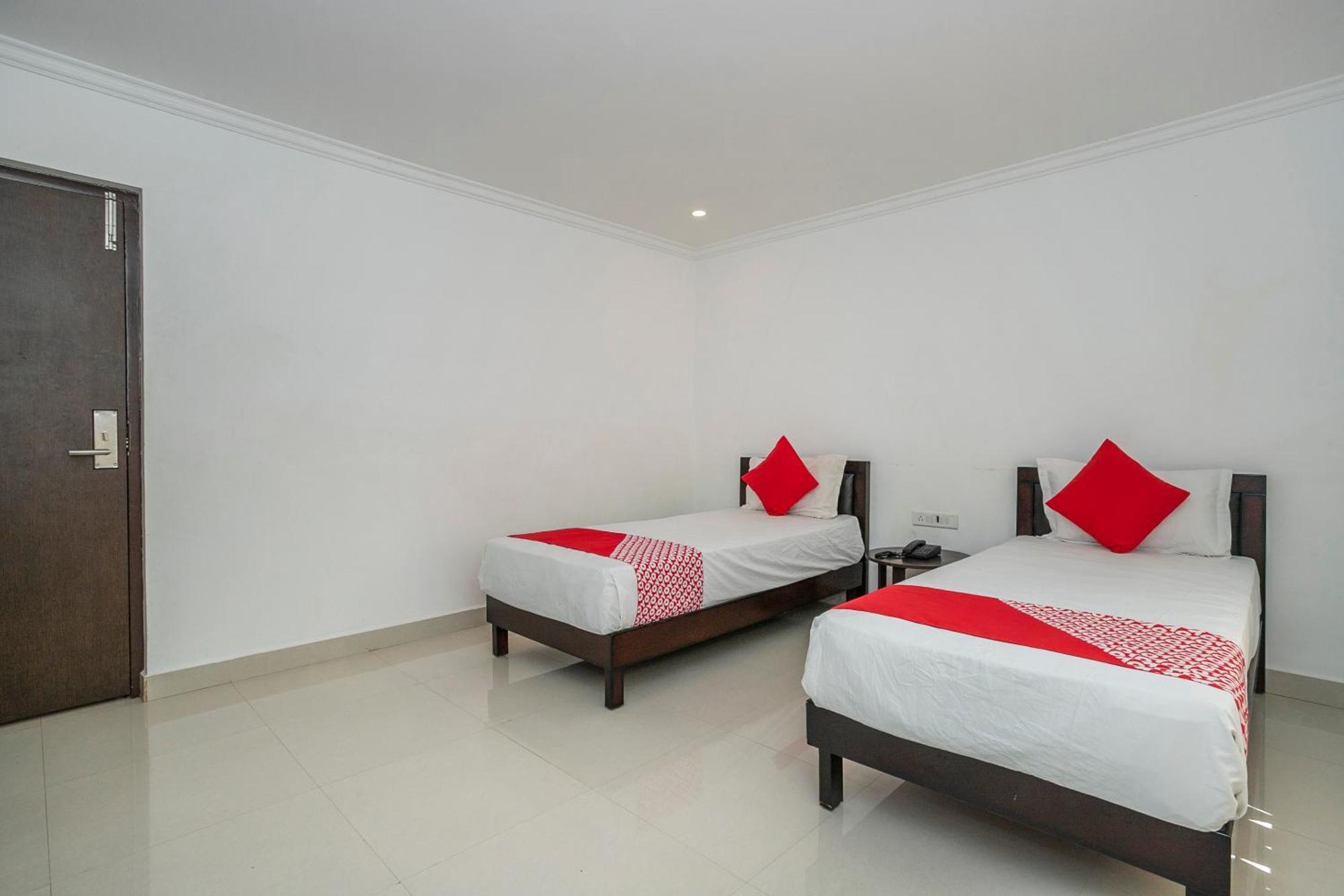 Collection O Cosmopolitan Hotel Devanahalli Exterior foto